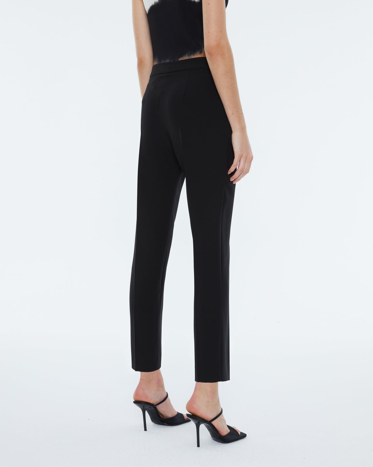 Pantalón tobillero botones dorados