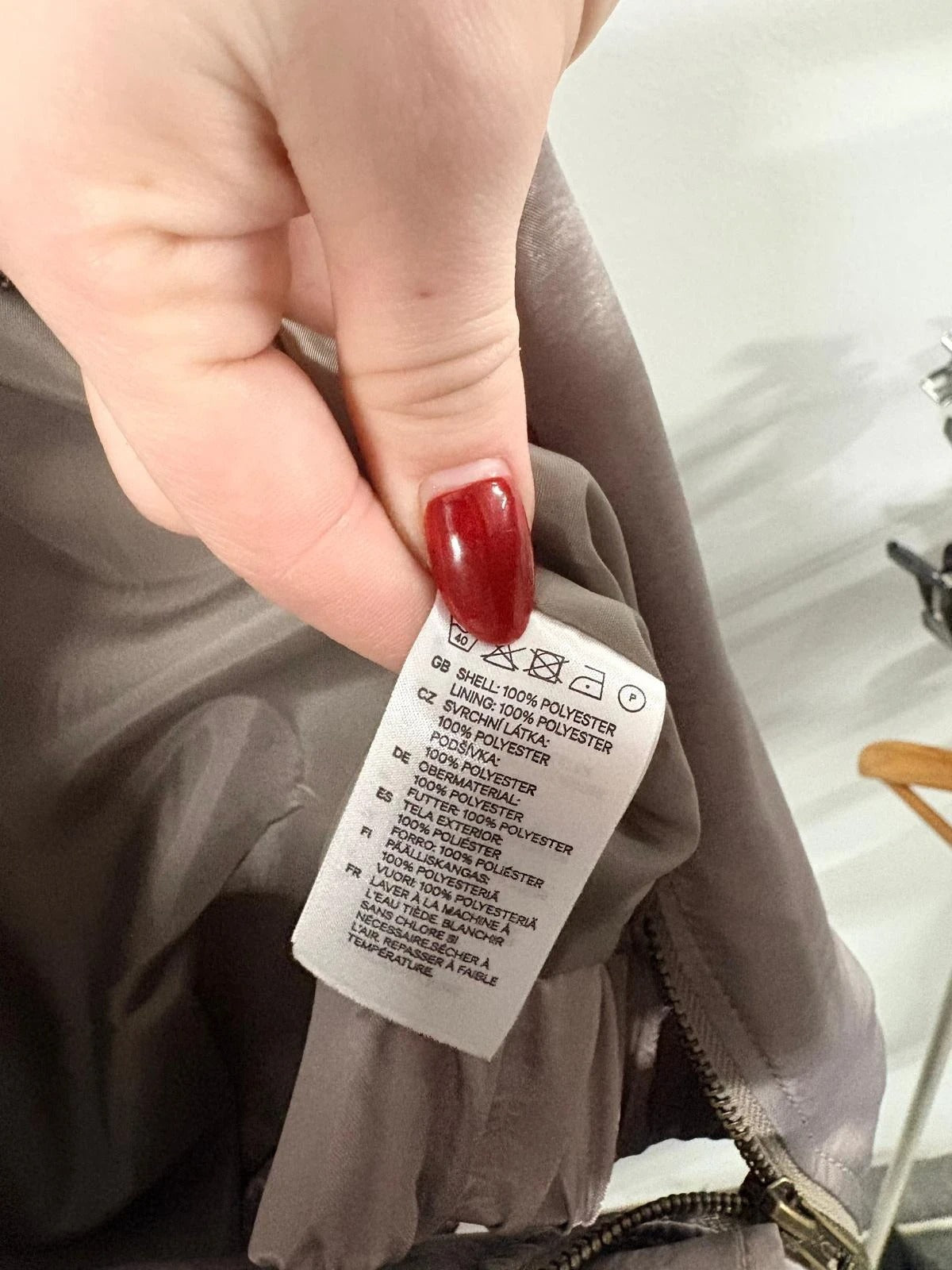 Chaqueta satinada con volante H&M