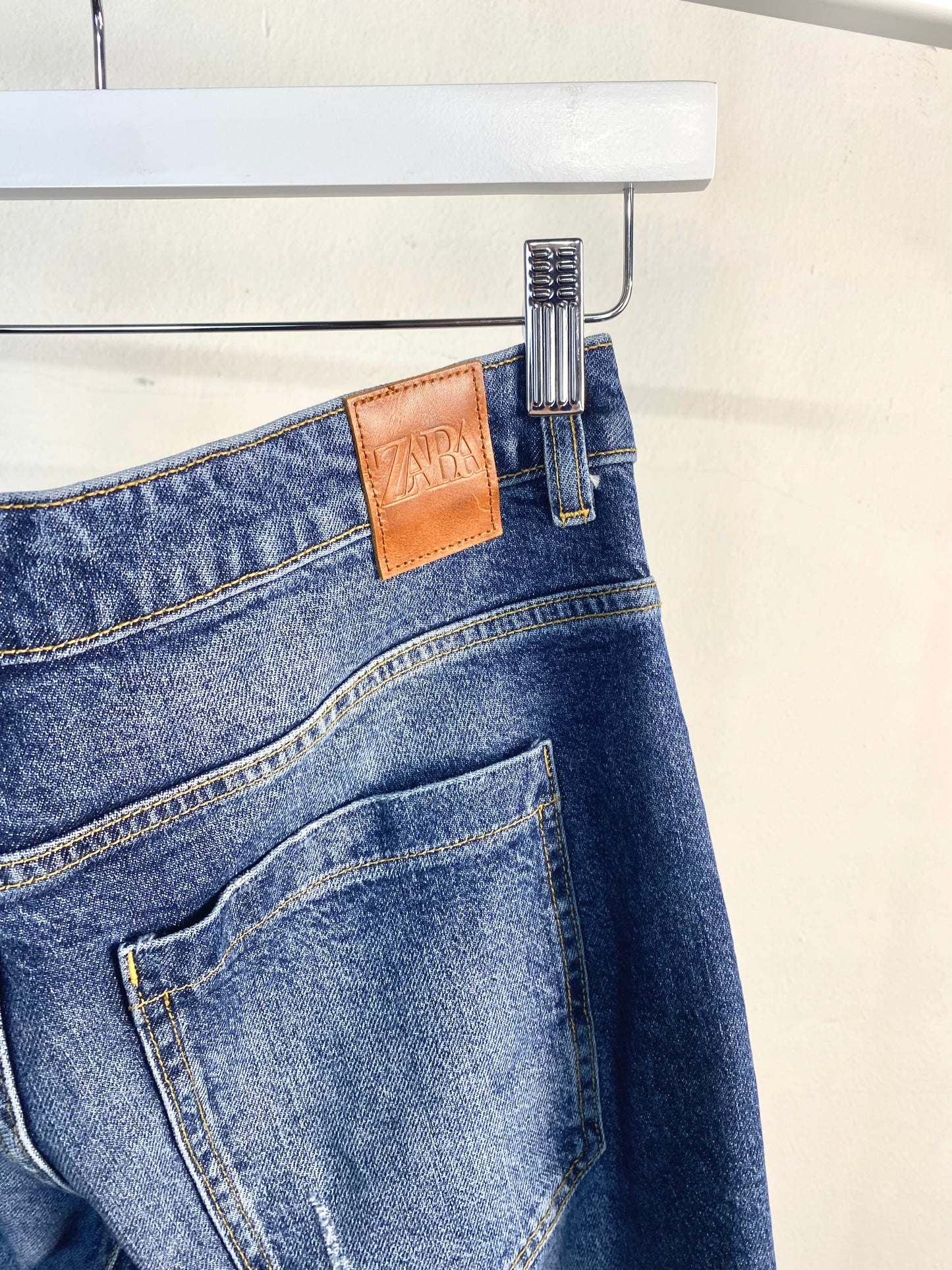 Pantalón cropped skinny azul Zara