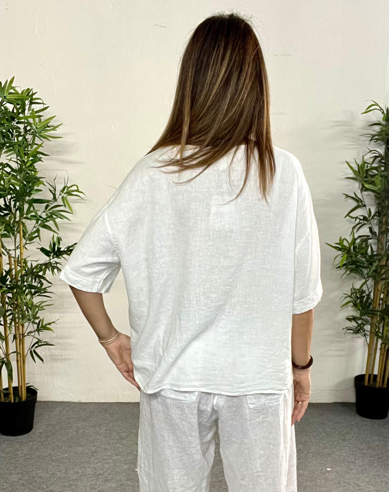Blusa de lino blanco ligera