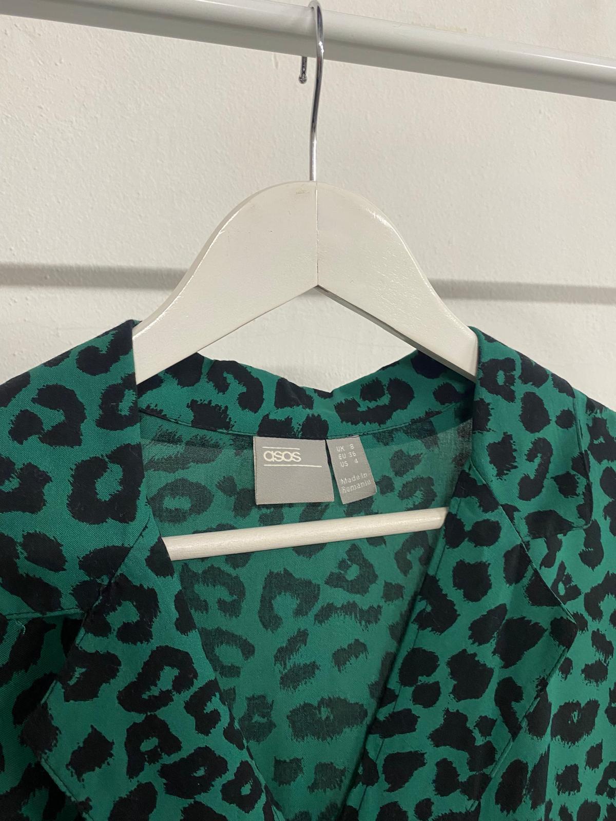 Vestido midi animal print verde