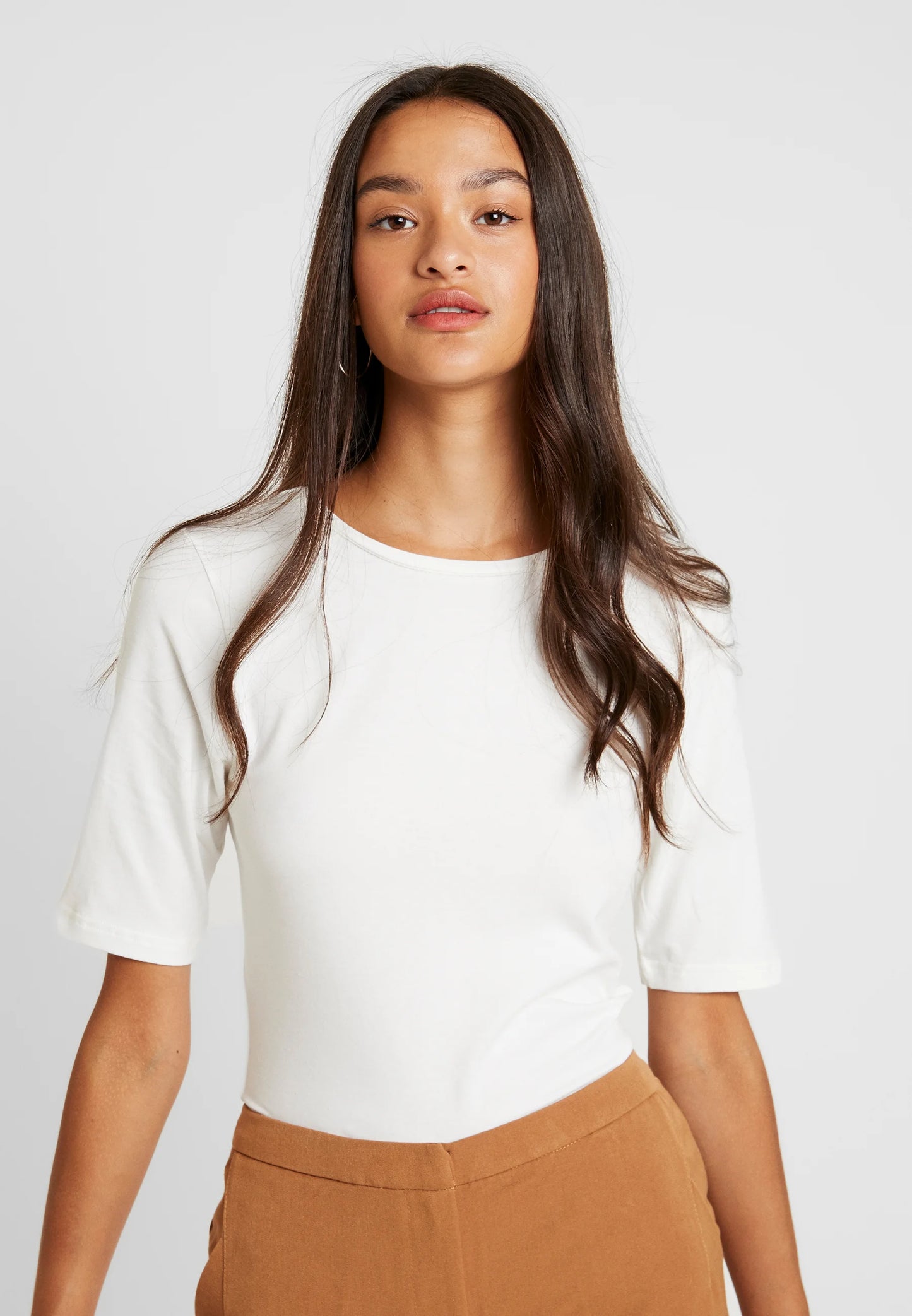 Camiseta básica blanca AVA