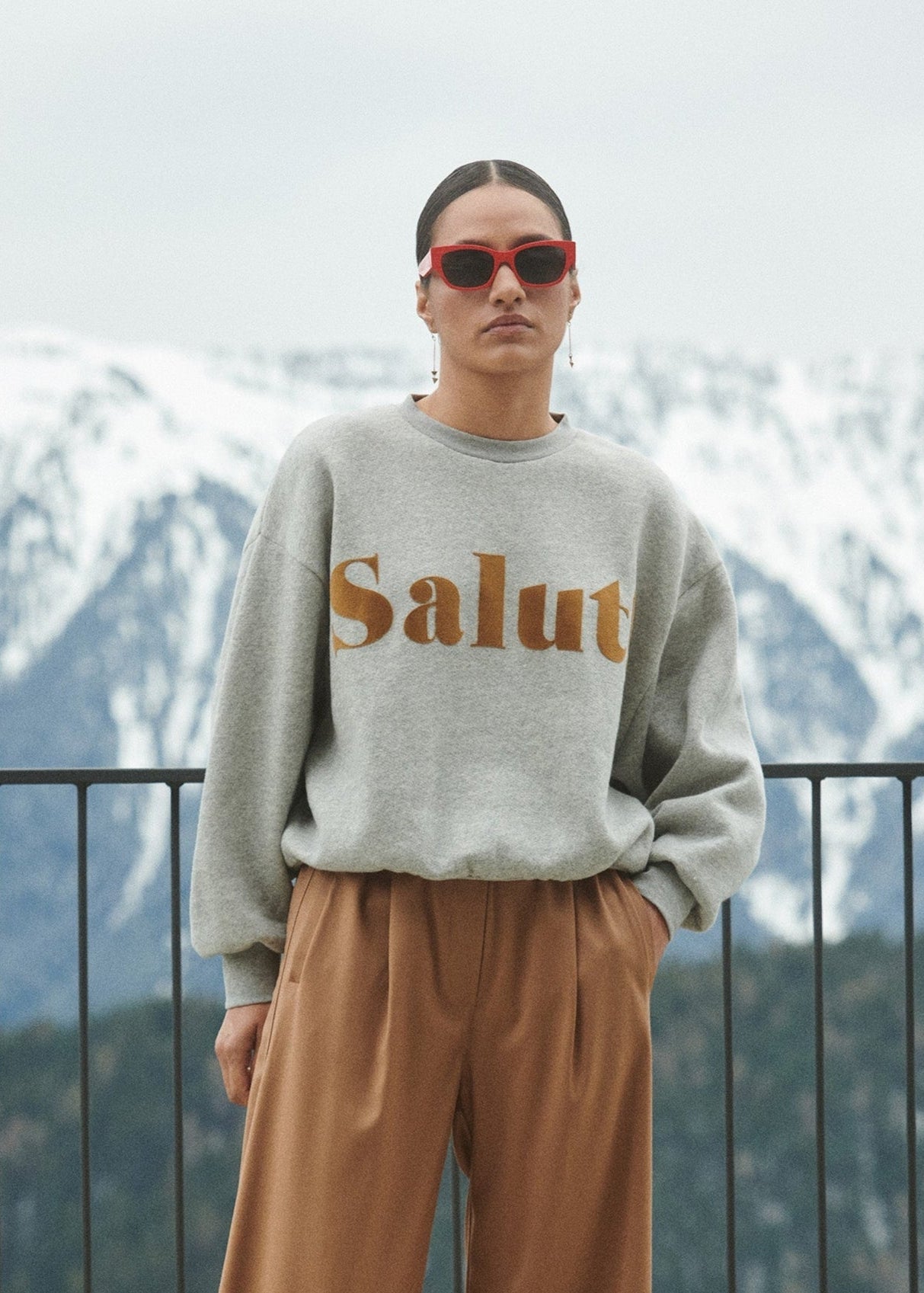 Sudadera gris SALUT