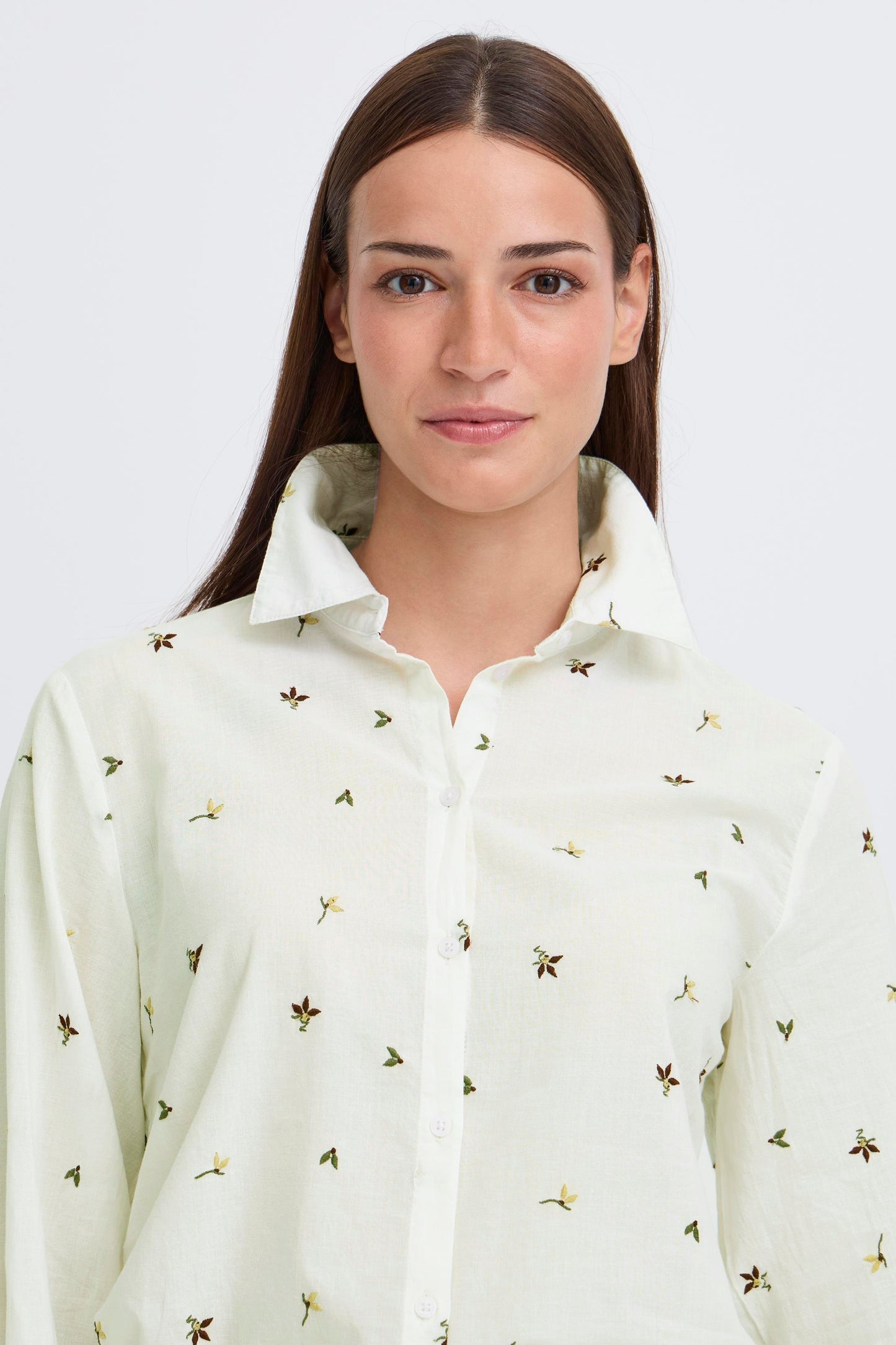 Camisa con bordados BRUNA