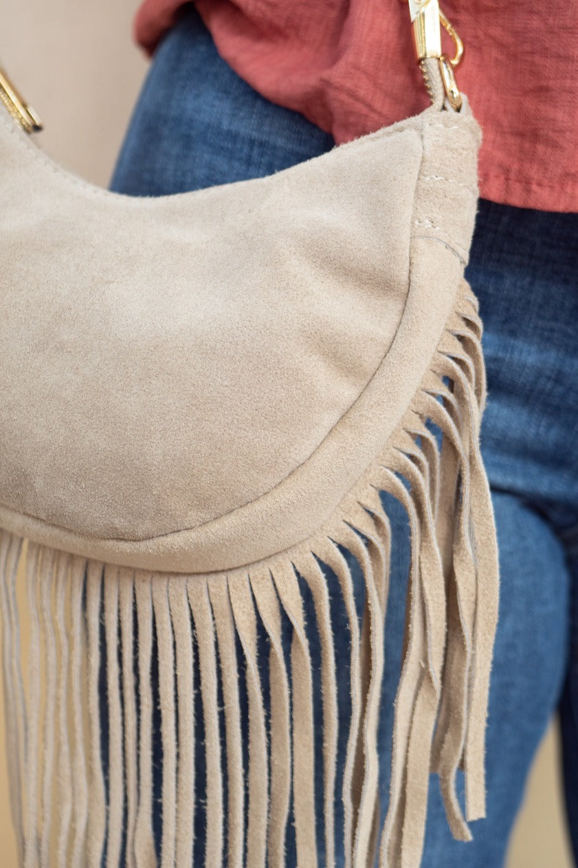 Bolso de serraje con flecos