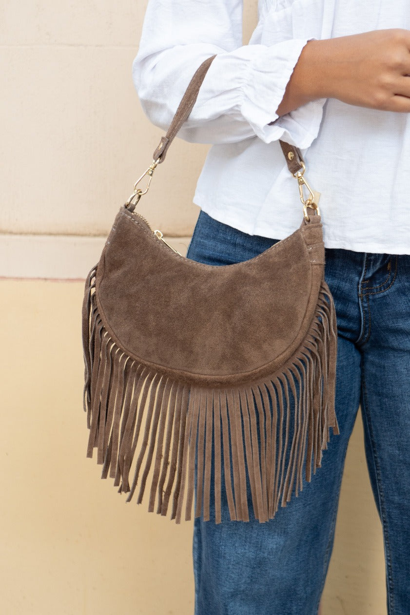 Bolso de serraje con flecos