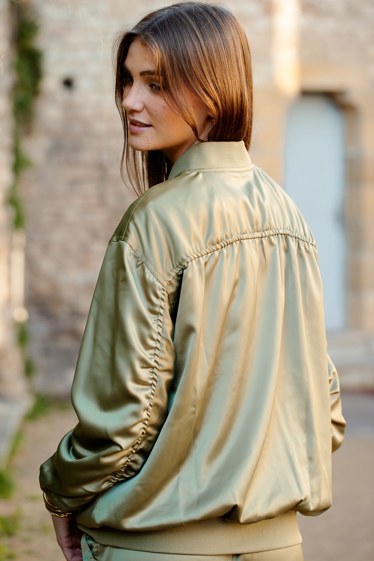 Chaqueta bomber verde satinada