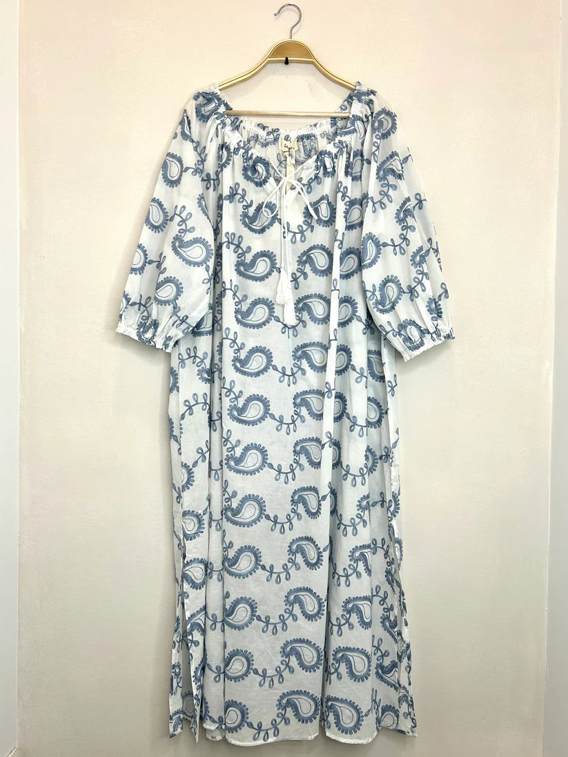 Vestido bohemio blanco con bordados DAISLEY