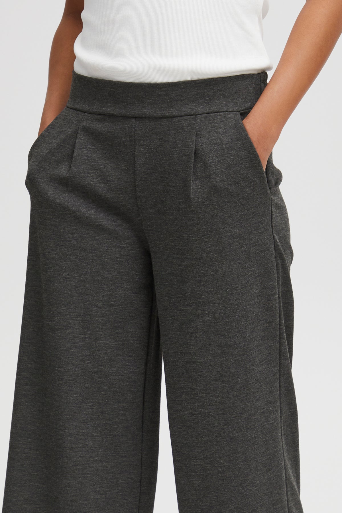 Pantalón ancho cropped EMANUELE gris osc.