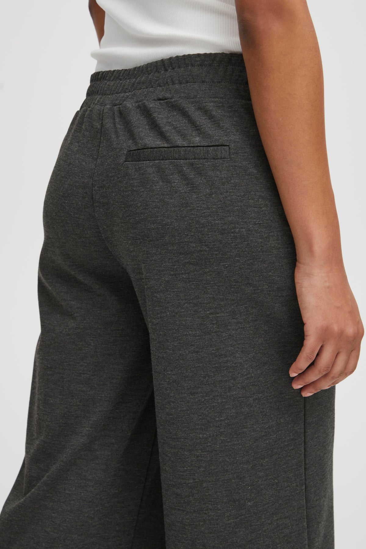 Pantalón ancho cropped EMANUELE gris osc.