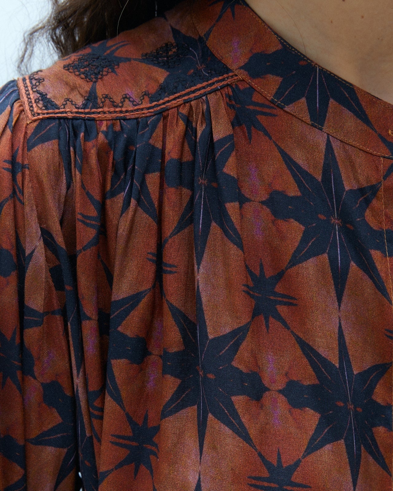 Camisa estampada con bordado LYLIA