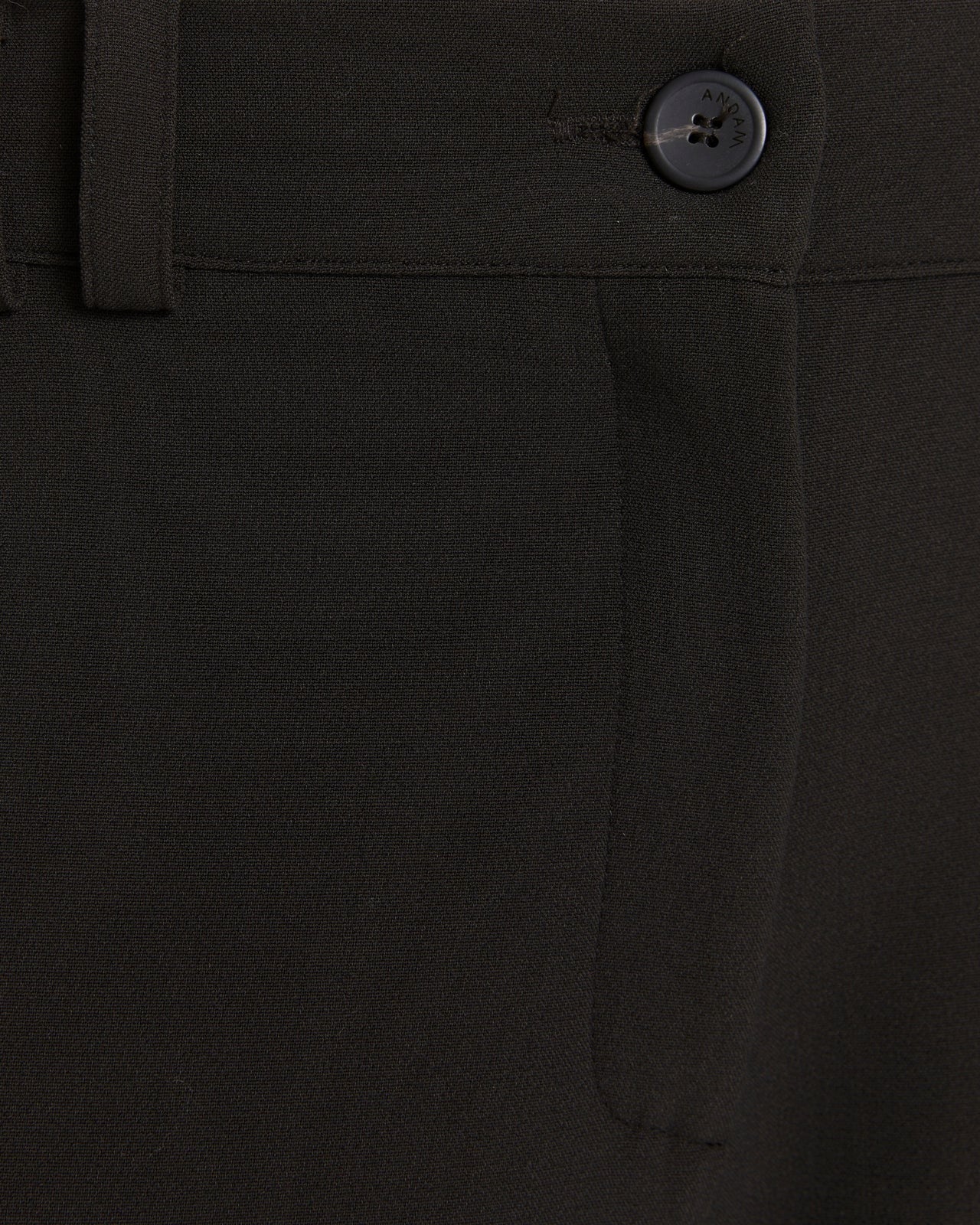 Pantalón carrot con pinzas BRUNA