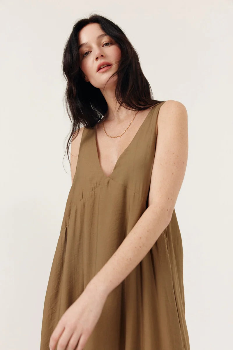 Vestido midi fluido con escote en V DORENSIA
