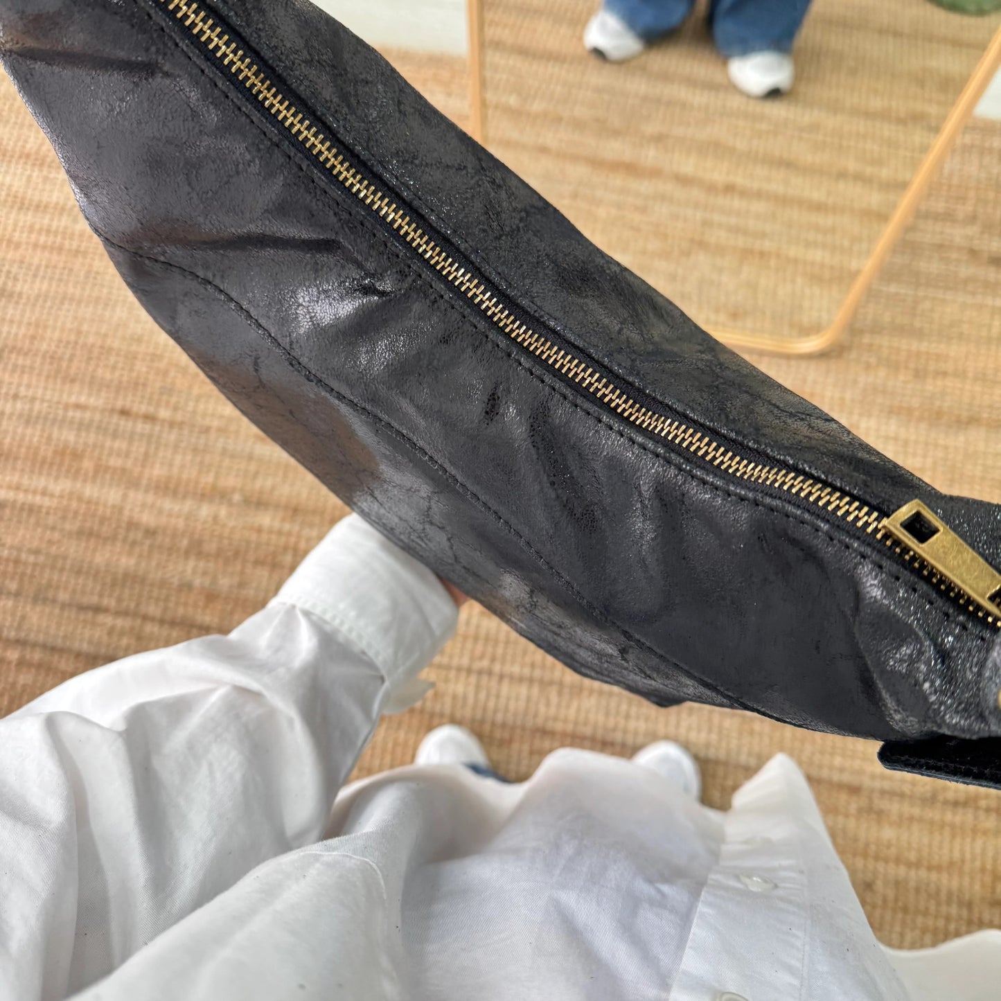 Bolso de piel con tachuelas negro SHINY