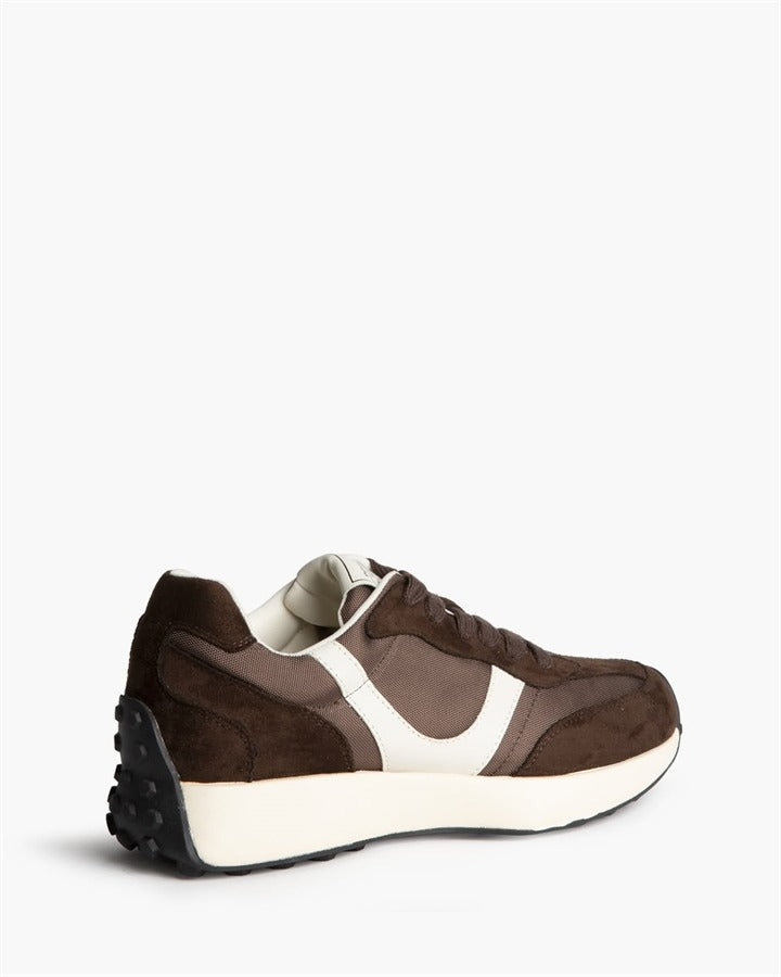 Zapatilla deportiva marrón LORIA