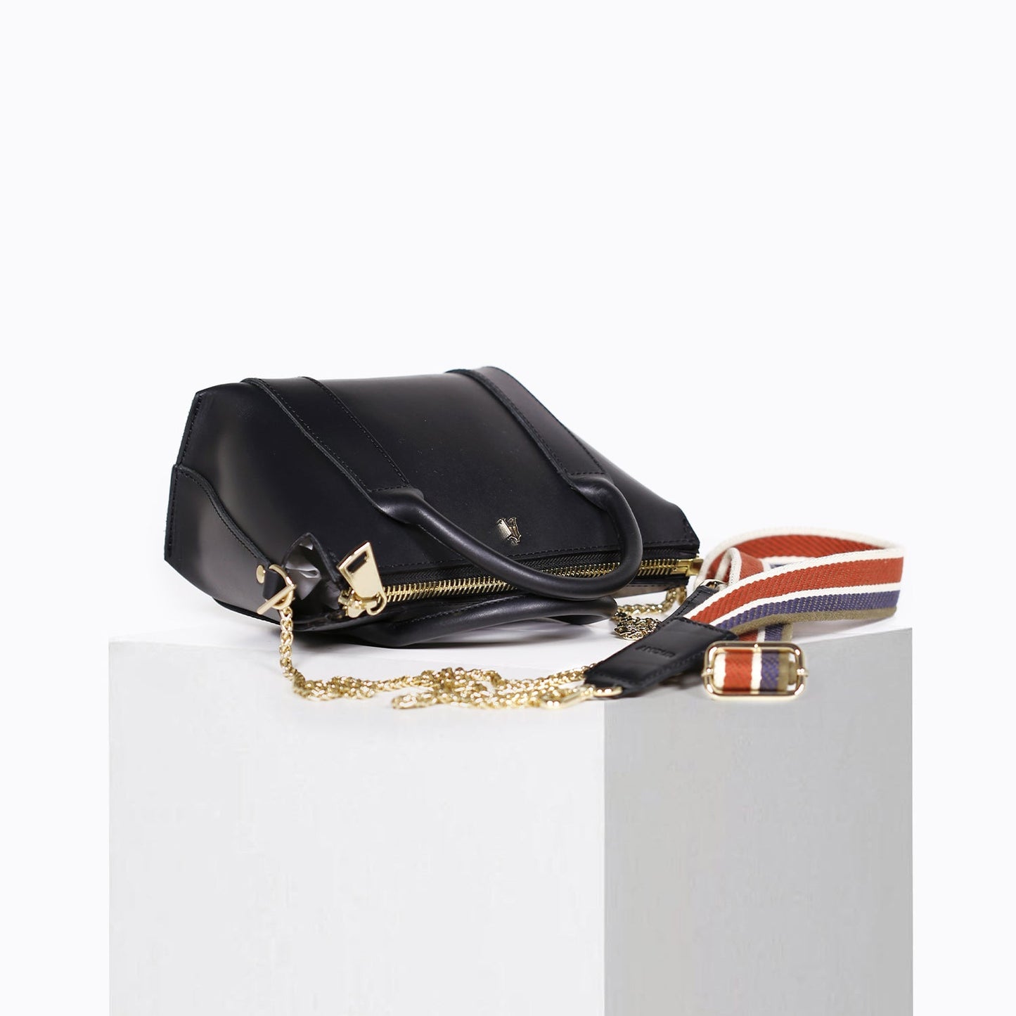 Bolso negro BARNA 74