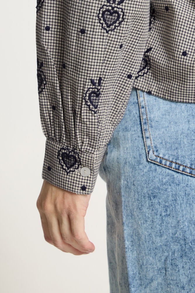 Camisa bordados LOZA