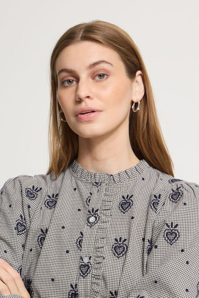 Camisa bordados LOZA