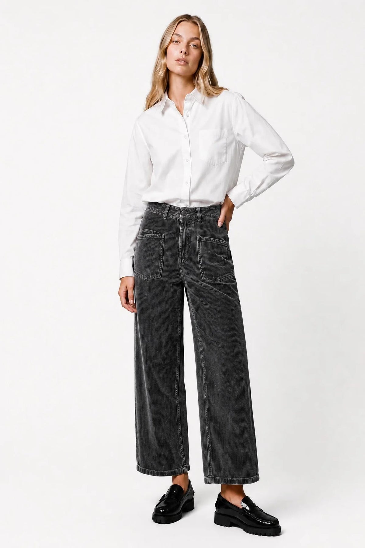 Pantalón pana gris LYA