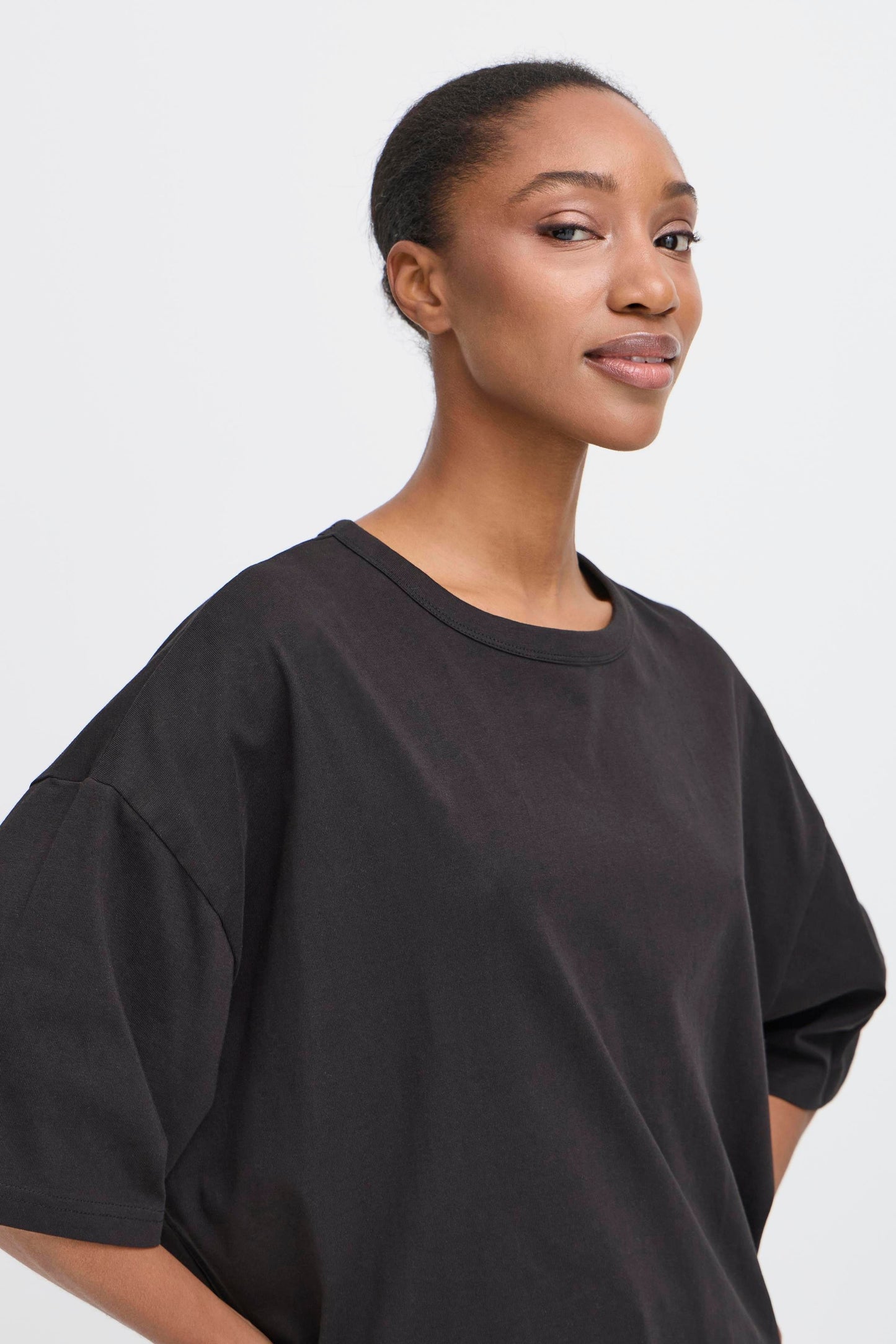 Camiseta extra loose negra BECCA