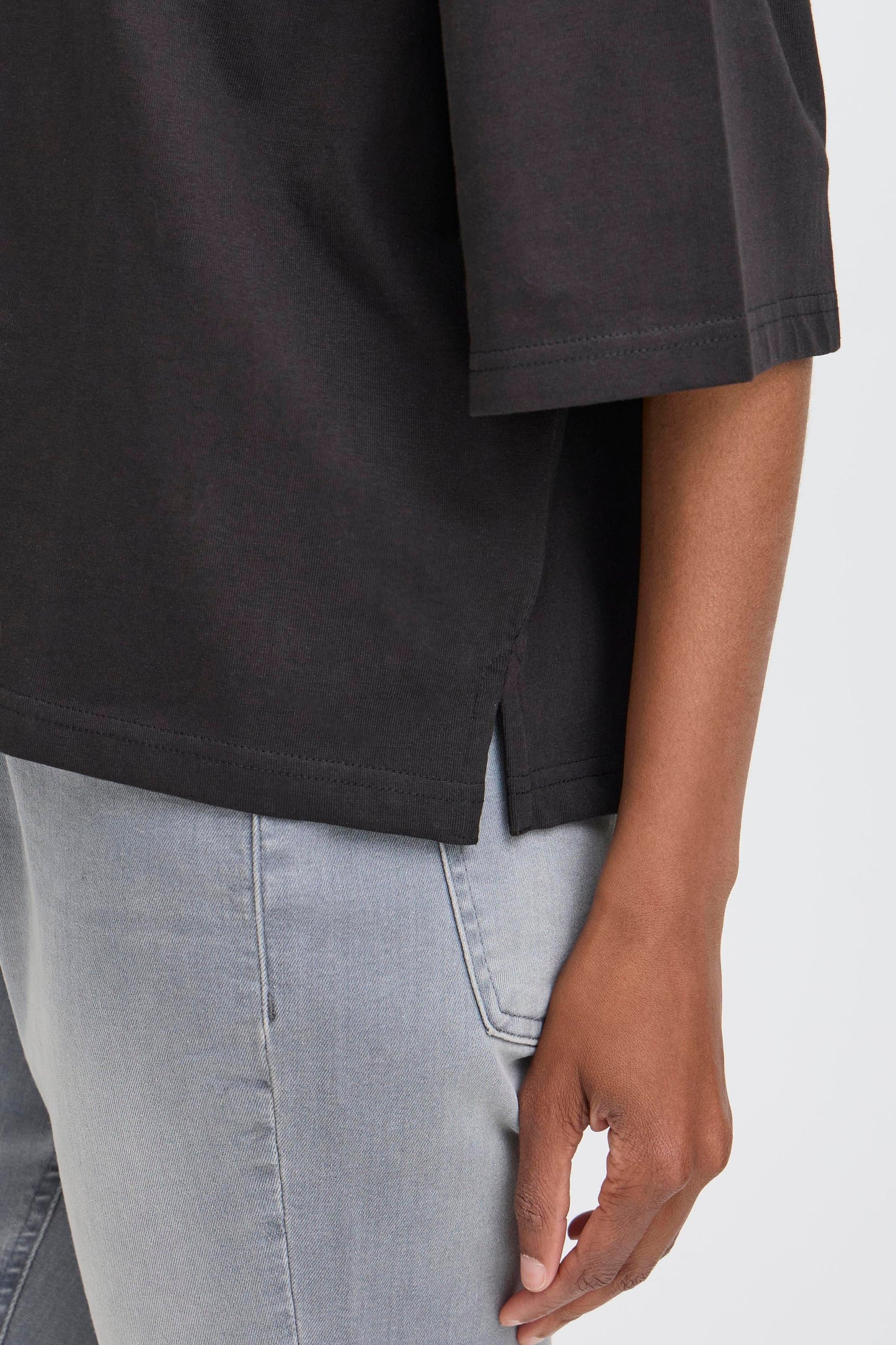 Camiseta extra loose negra BECCA