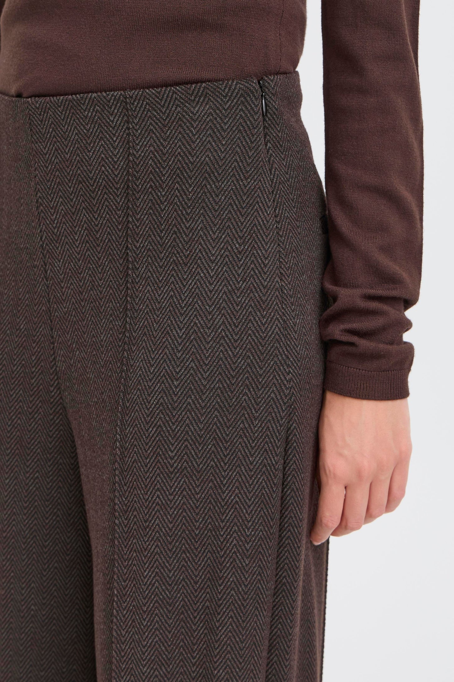 Pantalón espiga marrón BREE