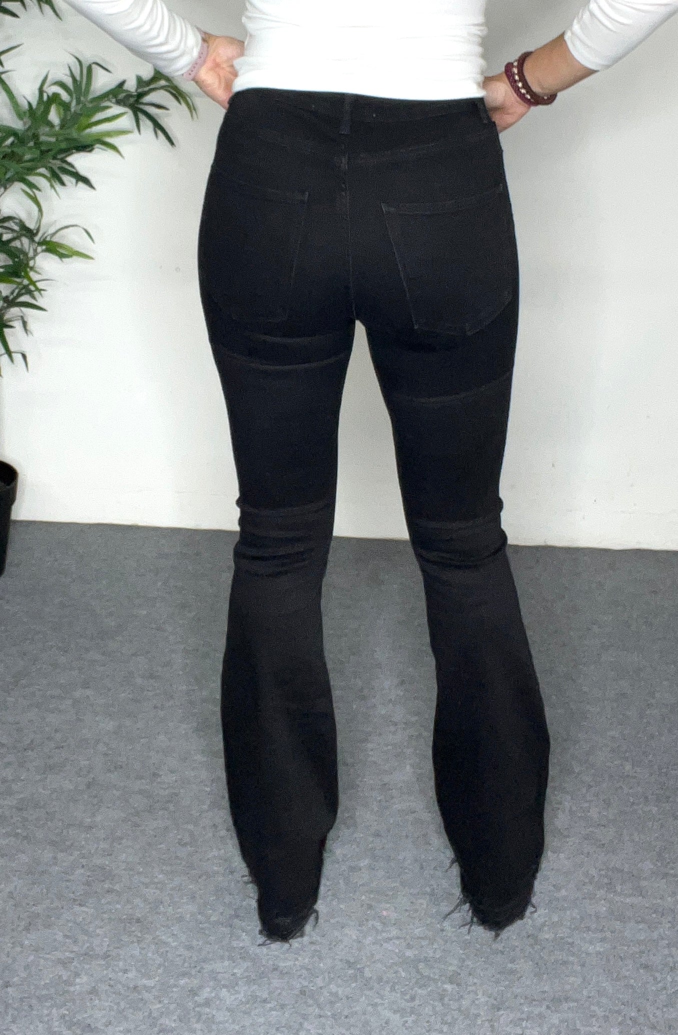 Pantalón vaquero flare negro Zara