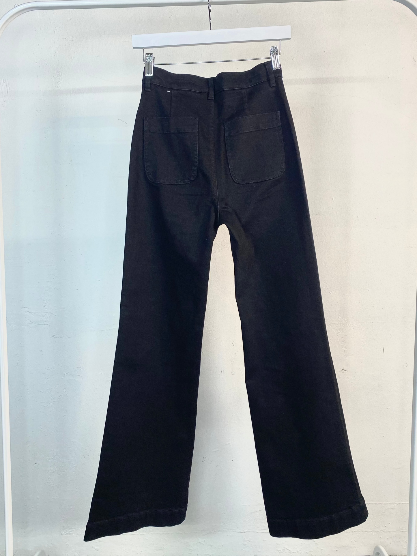 Pantalón ancho negro & Other Stories