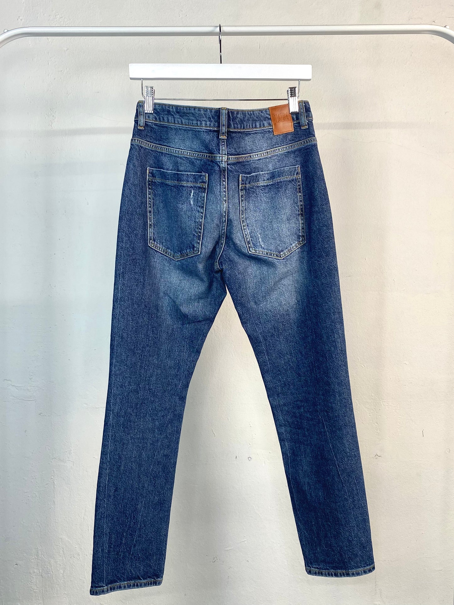 Pantalón recto skinny azul Zara
