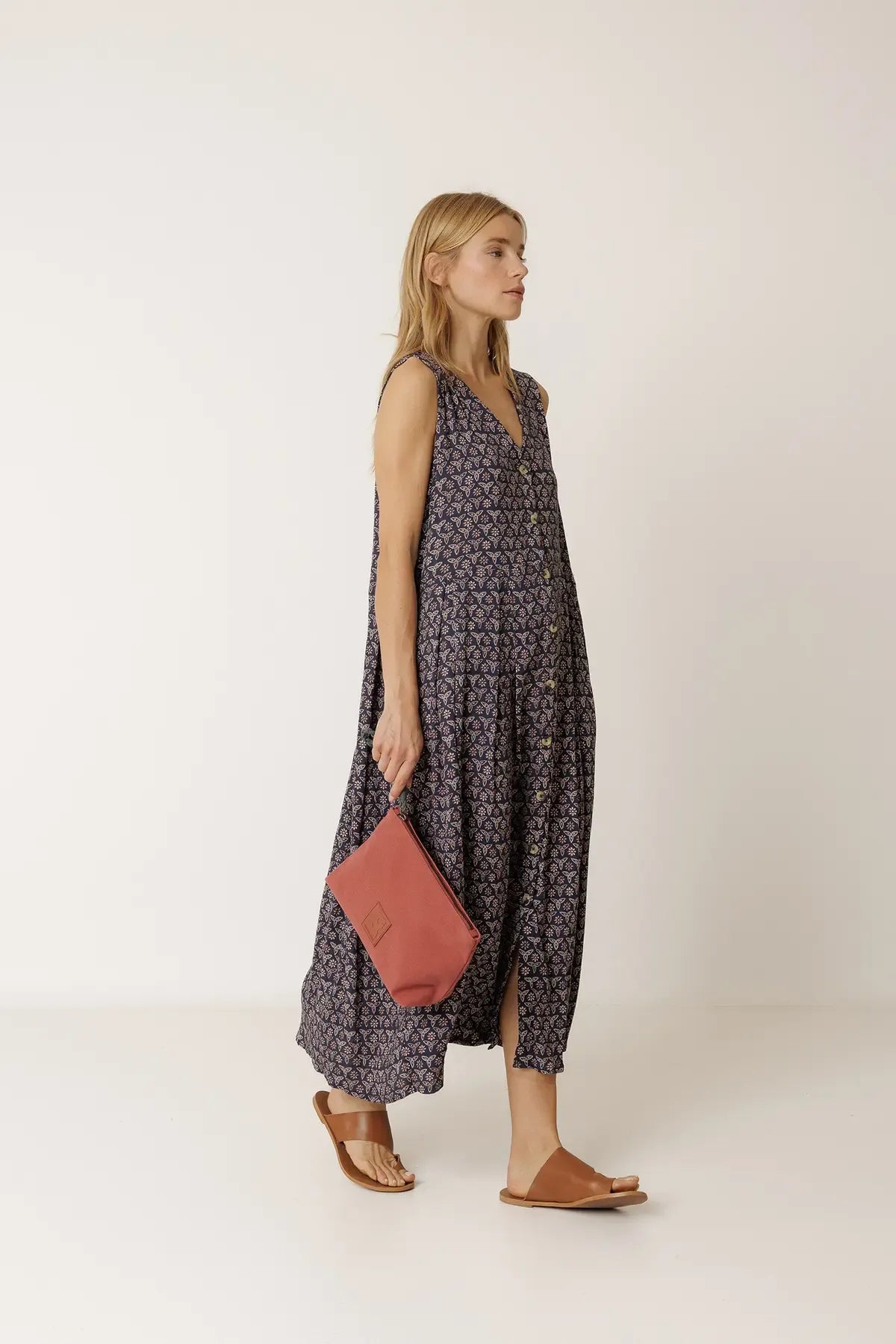 Vestido escote pico sin mangas DOCK