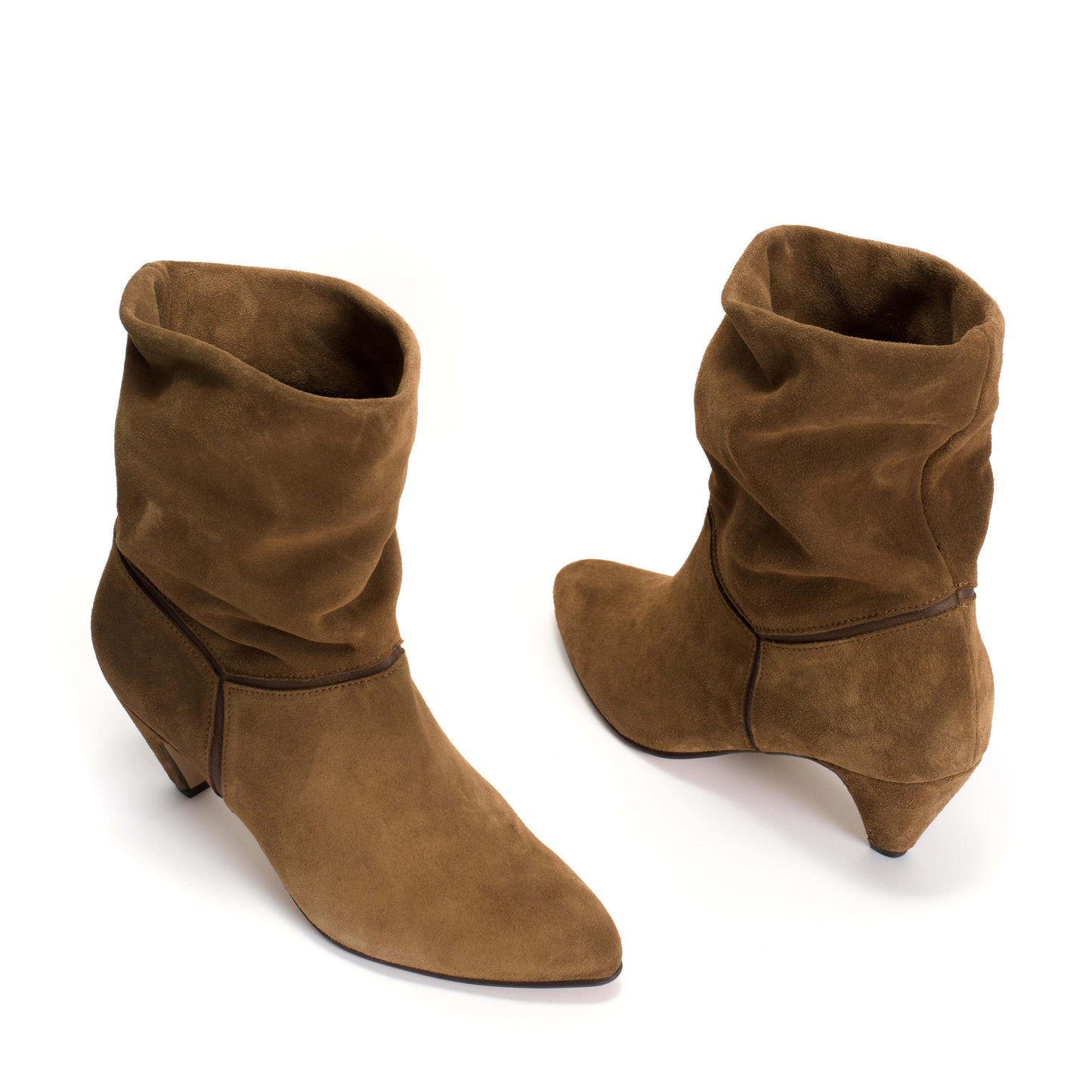 Botas holgadas de ante marrón ANONYMOUS