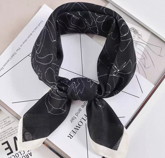 Pañuelo flores DIAN