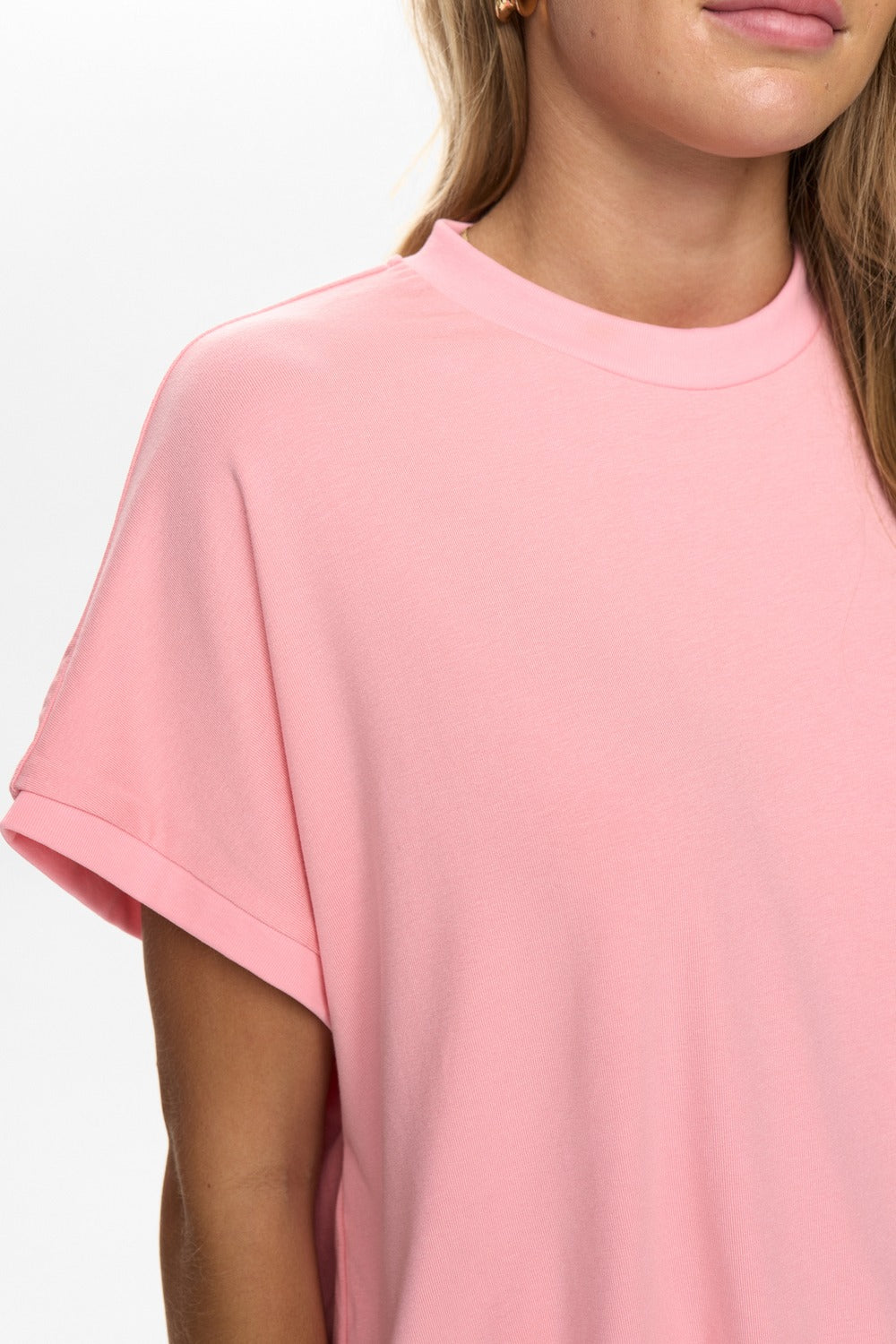 Camiseta boxy con fruncido en el bajo DEAH