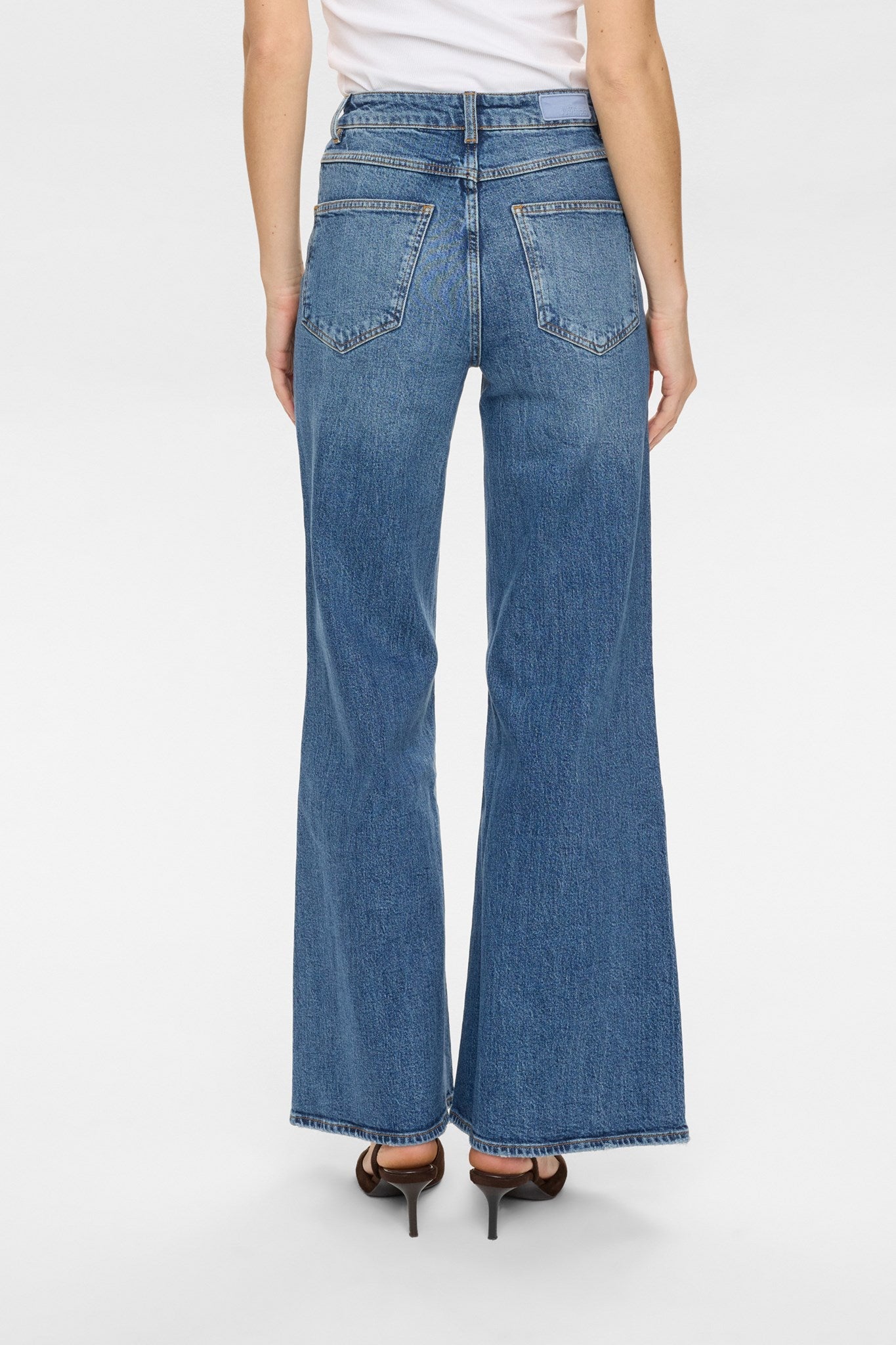 Vaquero wide leg de tiro alto PILAR