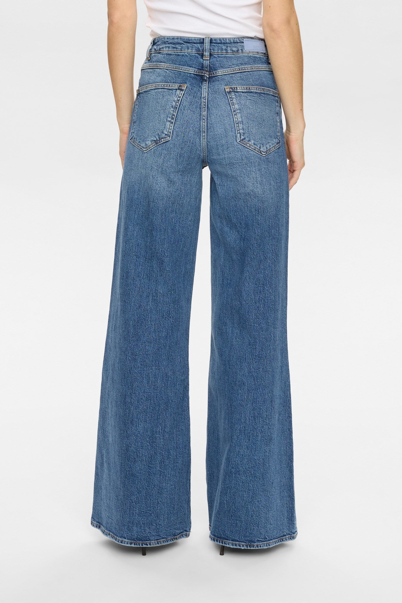 Vaquero wide leg de tiro alto PILAR