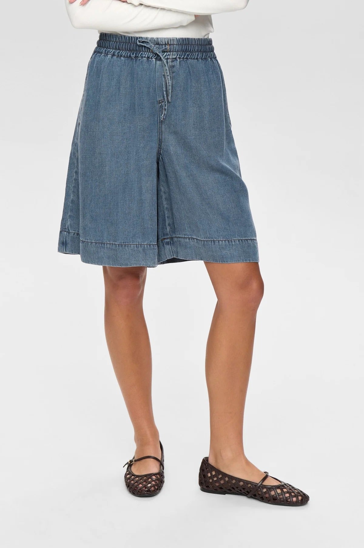 Bermuda fluida efecto denim de lyocell DELIDA