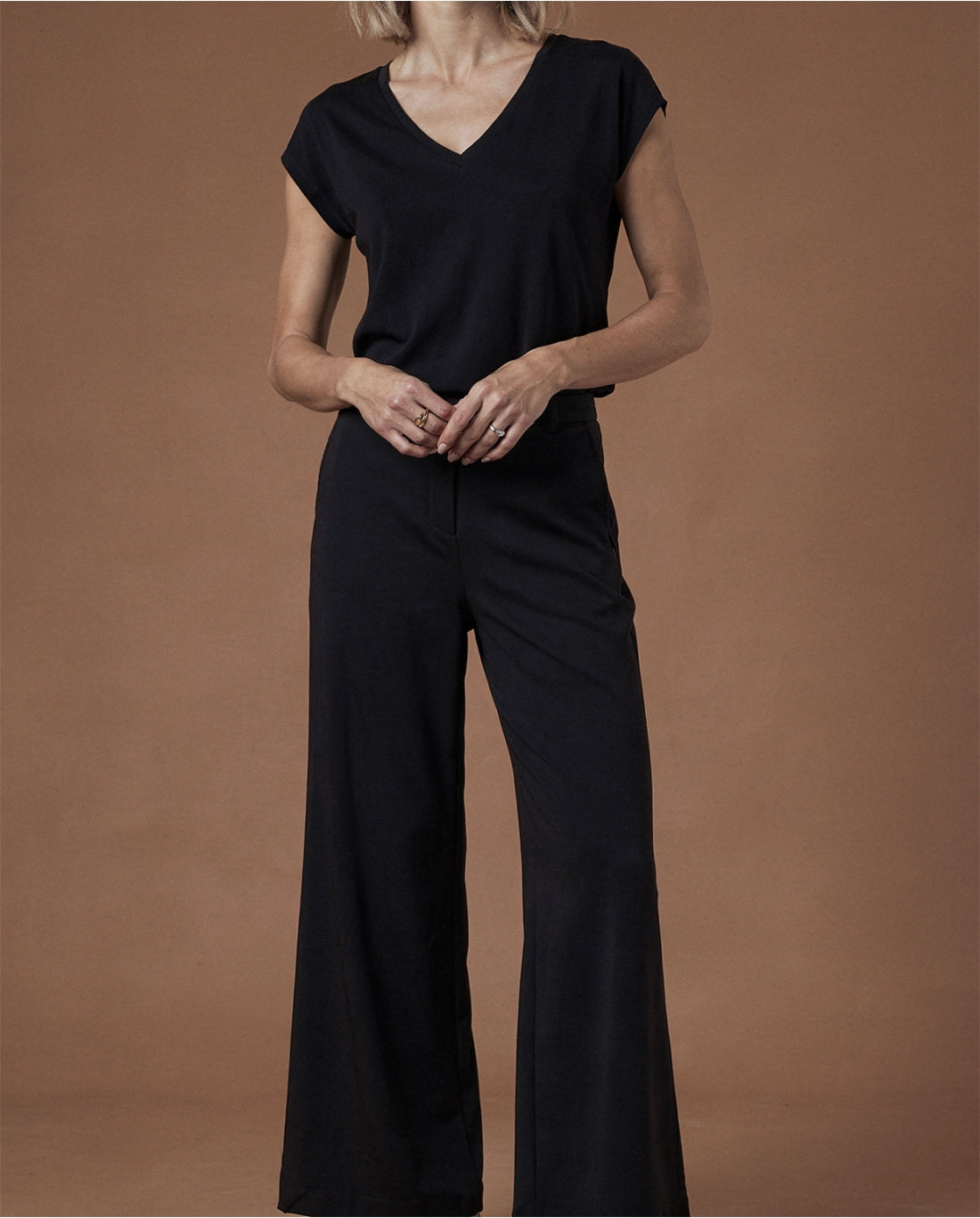 Pantalón largo con bolsillos DONATELA
