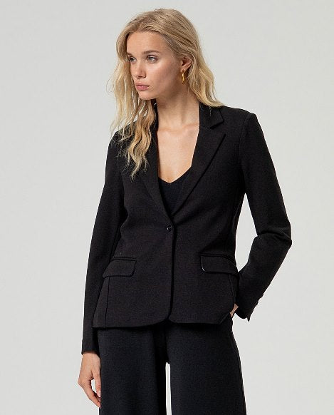 Blazer clásica negra DELMIRA