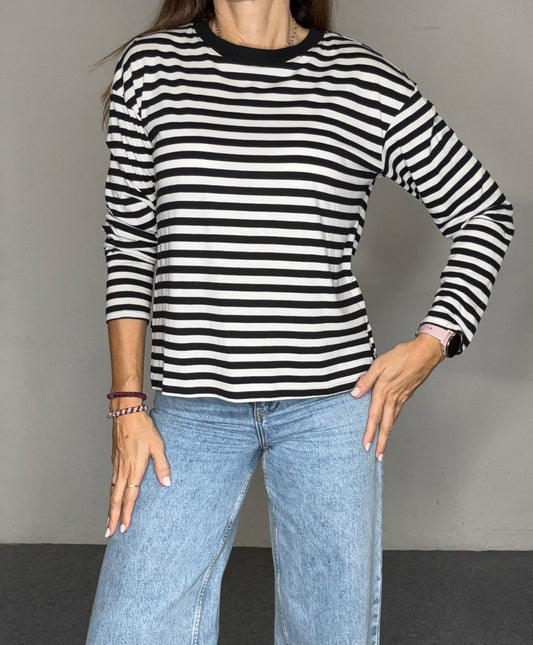 Camiseta oversize de rayas horizontales de Monki