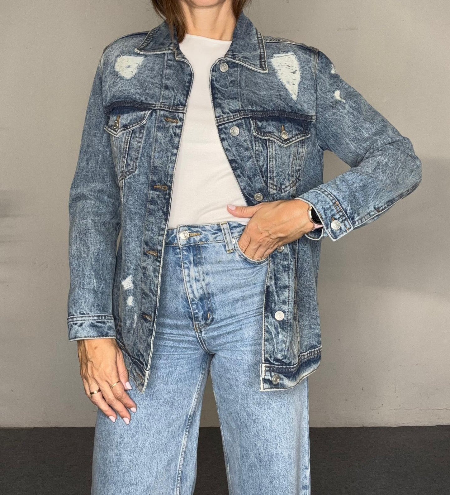 Chaqueta vaquera denim azul con desgastados - Stradivarius