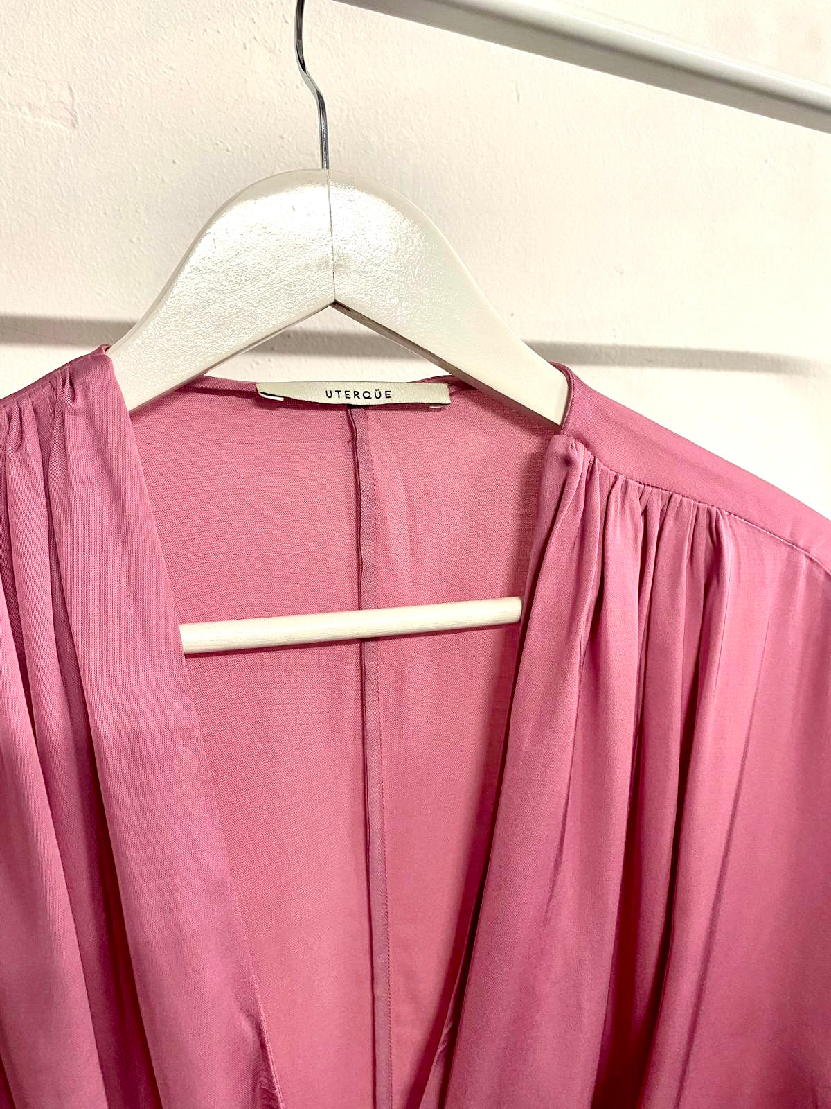 Blusa rosa de Uterqüe