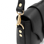 Bolso de piel con solapa negro BRENDA
