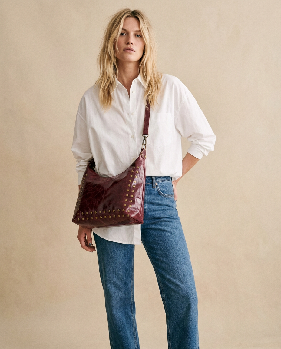 Bolso de piel con tachuelas burdeos SHINY