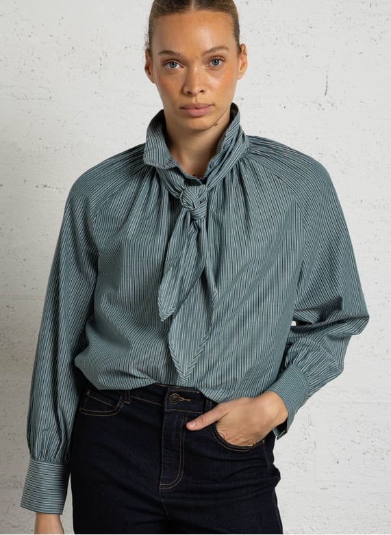 Camisa con lazo cuello TRISH