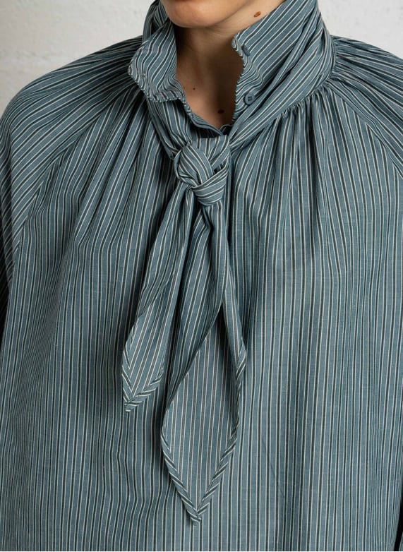 Camisa con lazo cuello TRISH