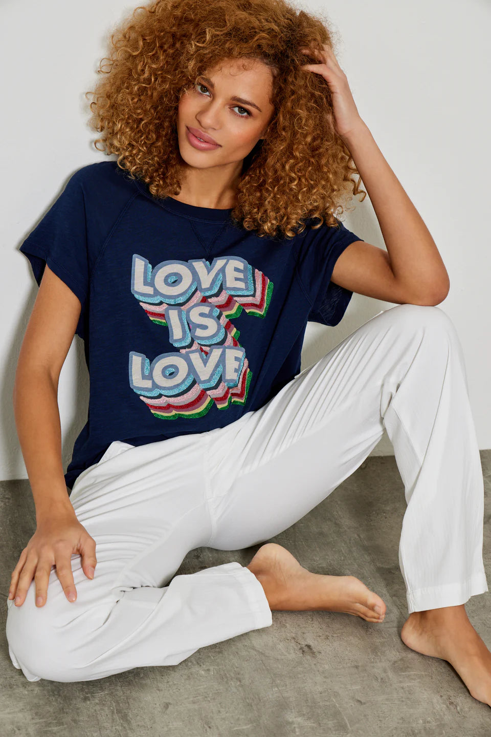 Camiseta marino LOVE IS LOVE