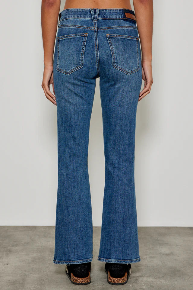 Vaqueros cropped flare azules