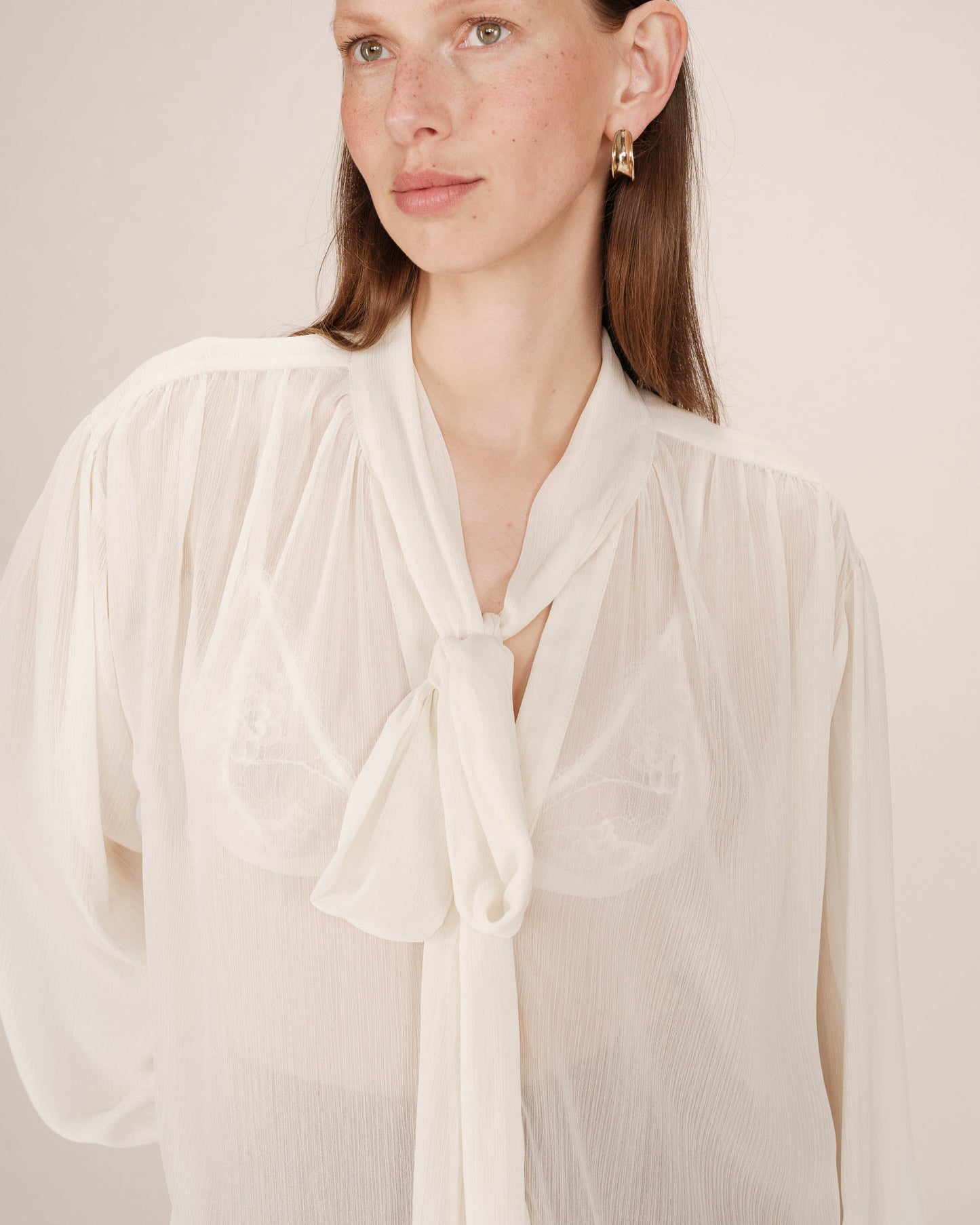 Blusa vaporosa crudo BLOSSOM