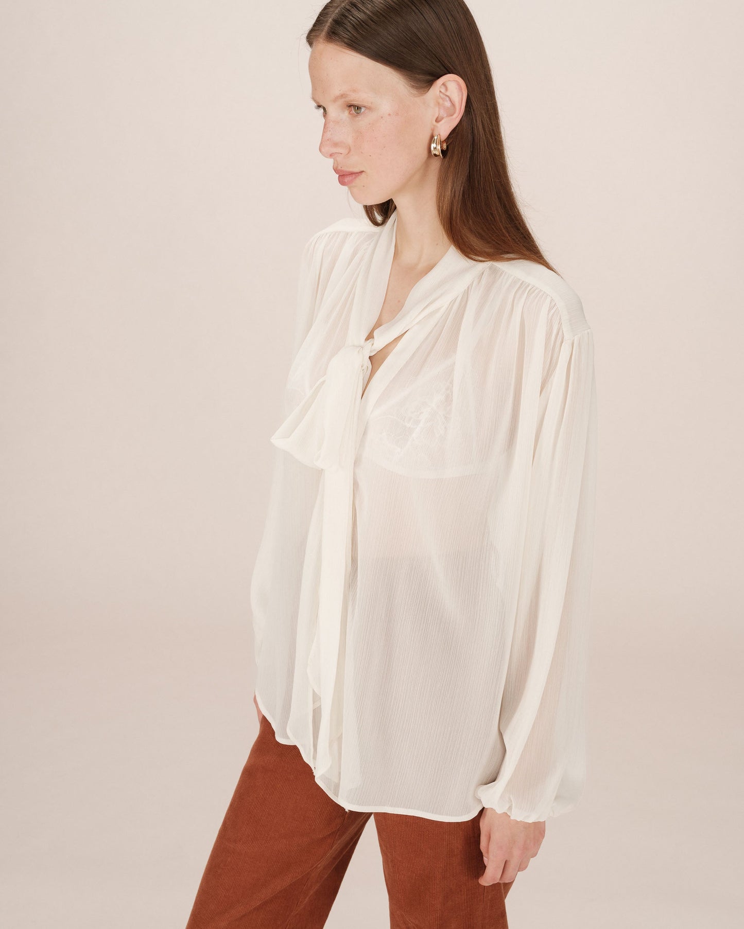 Blusa vaporosa crudo BLOSSOM