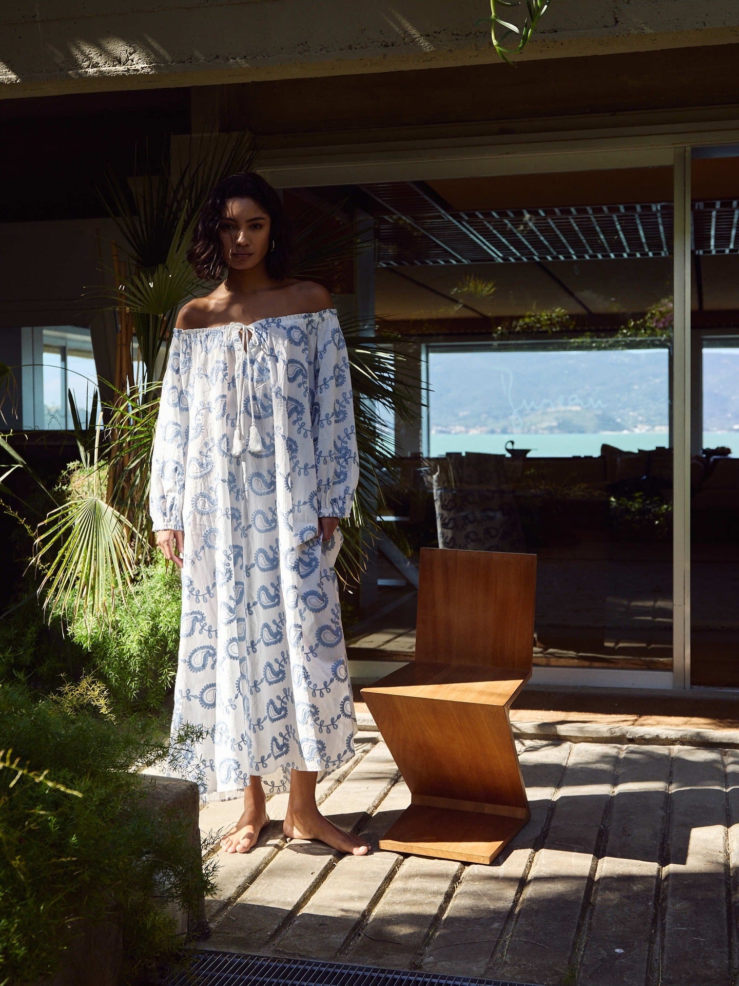 Vestido bohemio blanco con bordados DAISLEY